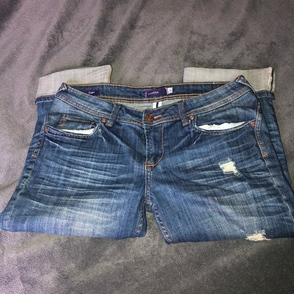 Vigoss crop rolled distressed capri jeans